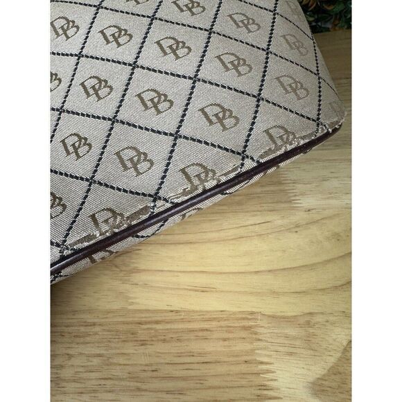 Dooney & Bourke Small Signature Shoulder Bag Tan Brown Beige Purse Hobo Mini GUC - Picture 3 of 13